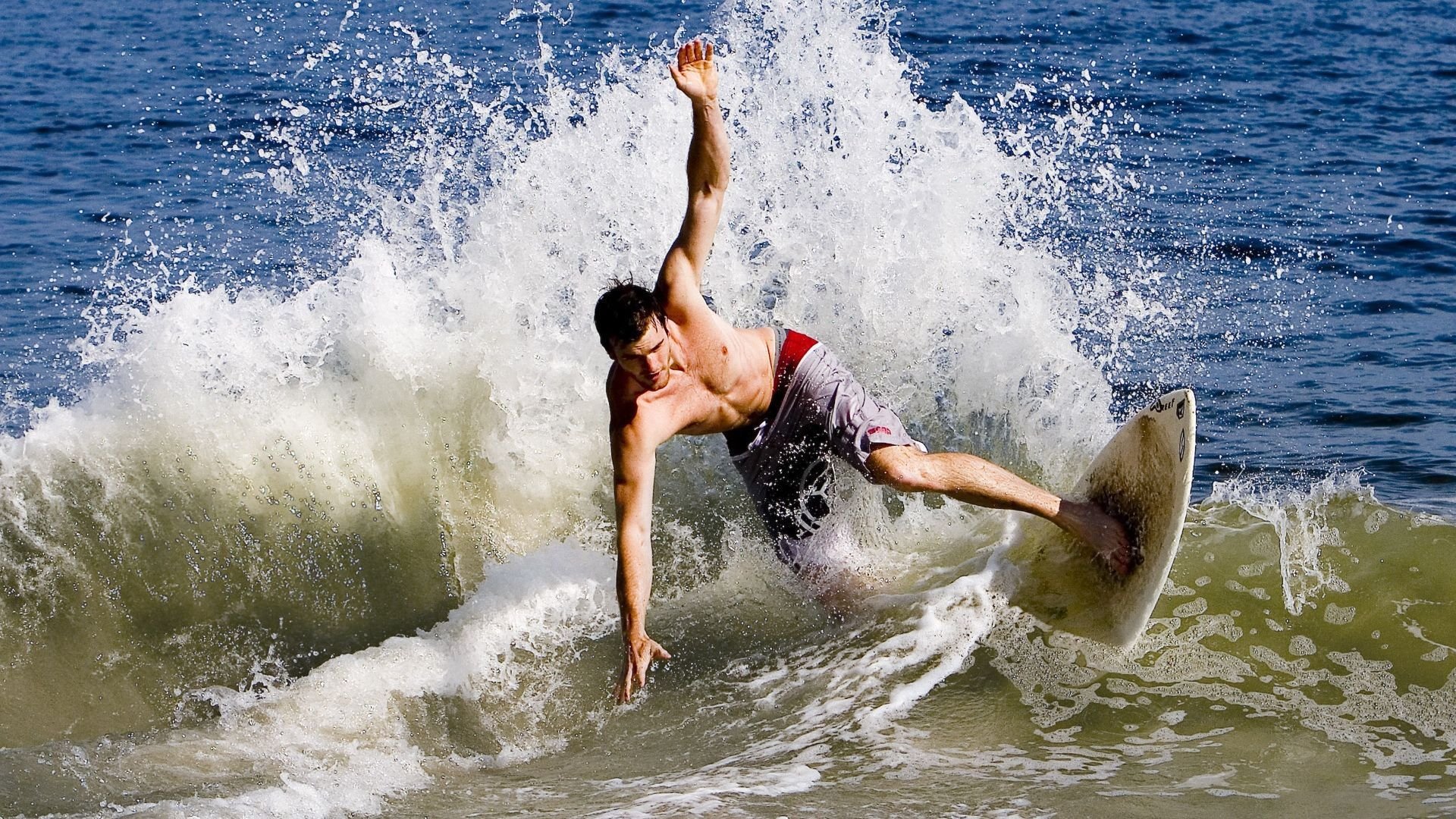 AIYOUXI-日本足球队展现强大团队合作精神，日本人足球队