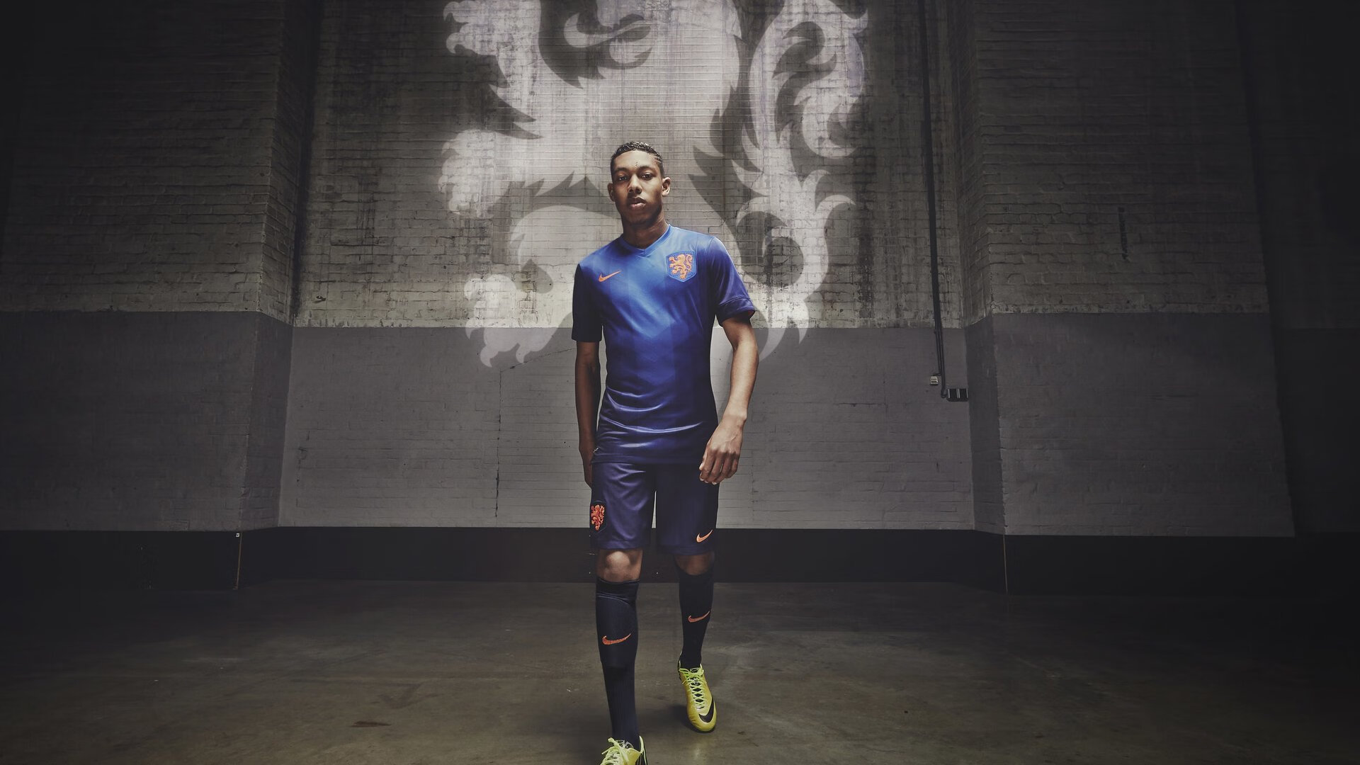 荷兰战平摩尔多瓦，竞技水平接近令双方难分高下，摩尔多瓦联