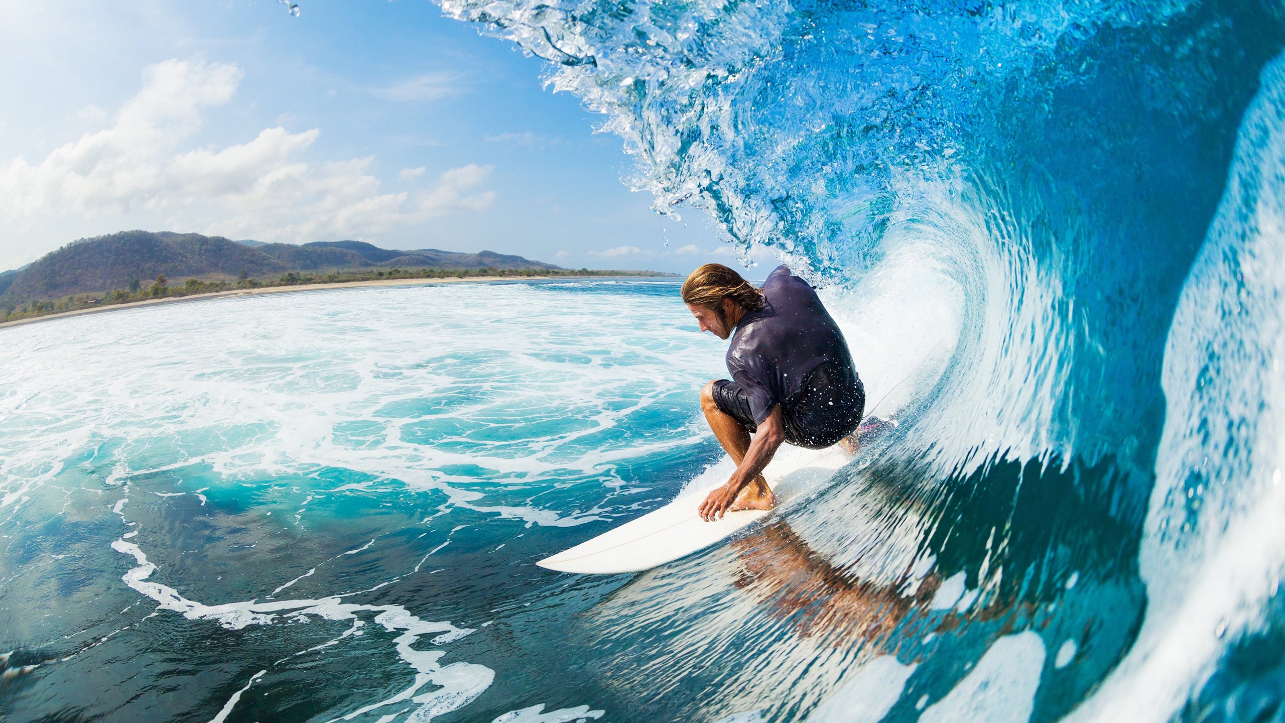 “荒野狂飙:驾驶在火焰与泥泞之间的极限挑战”,狂野飙车sarthe